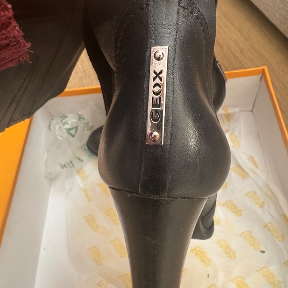 ๐ฏLeather Geox knee high heeled - Picture 3 of 6